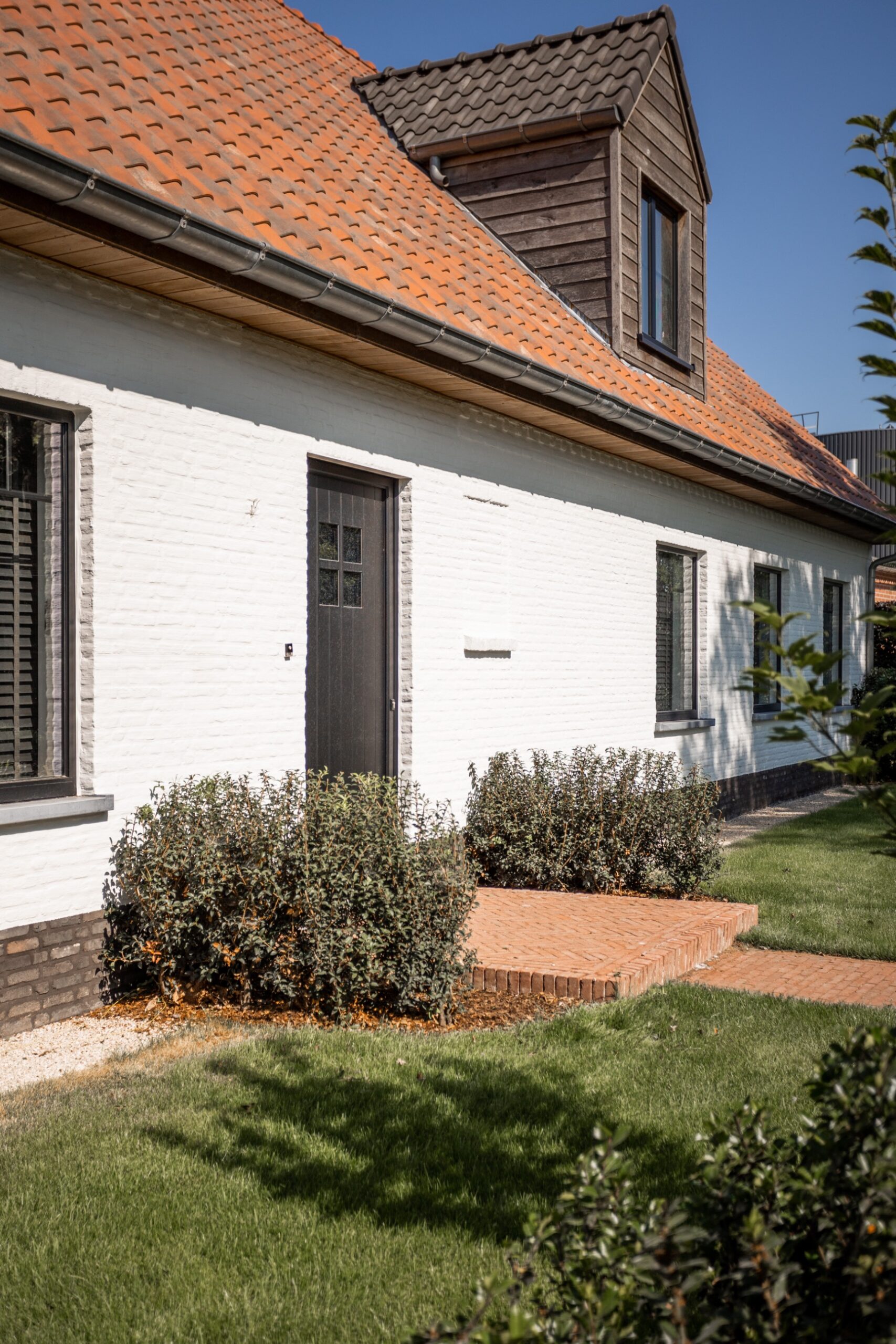 Betoverende Landelijke tuin - Cis Van der Linden Tuinaanneming en -Architectuur