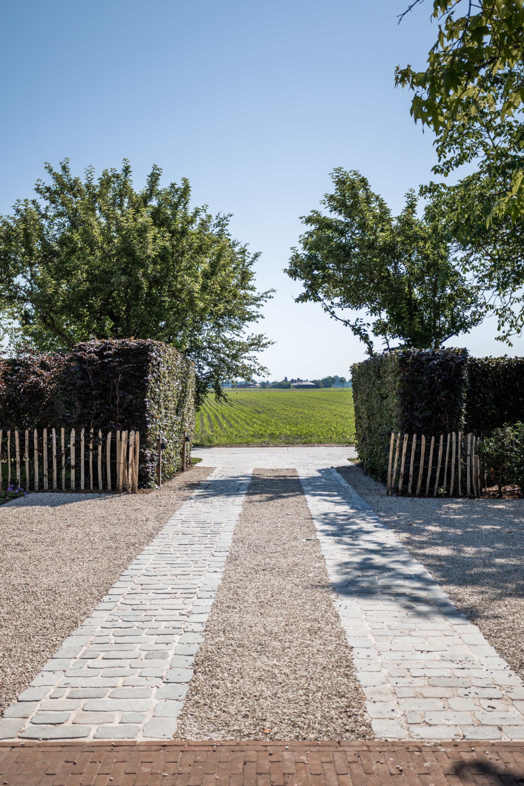 Betoverende Landelijke tuin - Cis Van der Linden Tuinaanneming en -Architectuur