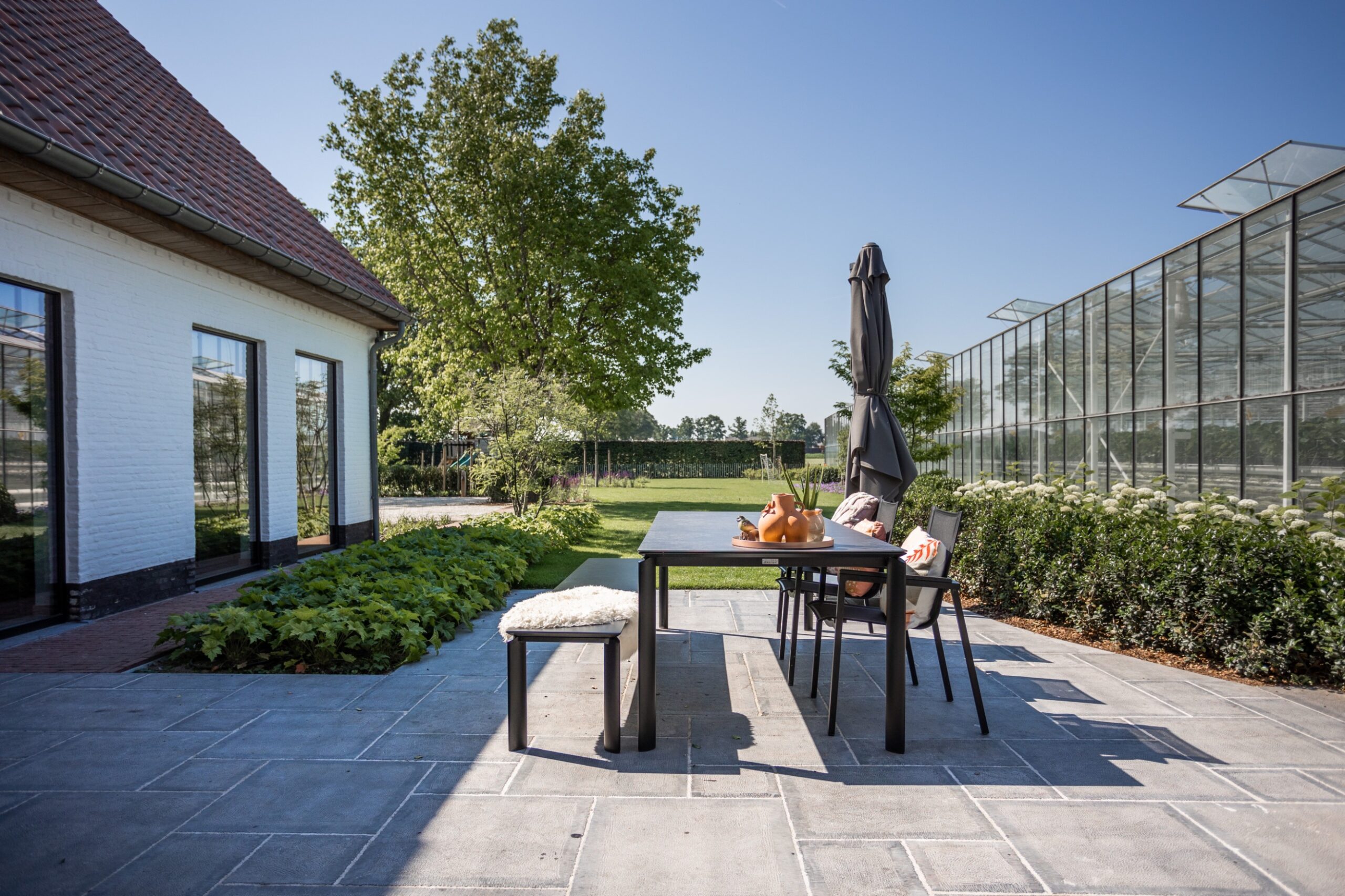 Betoverende Landelijke tuin - Cis Van der Linden Tuinaanneming en -Architectuur