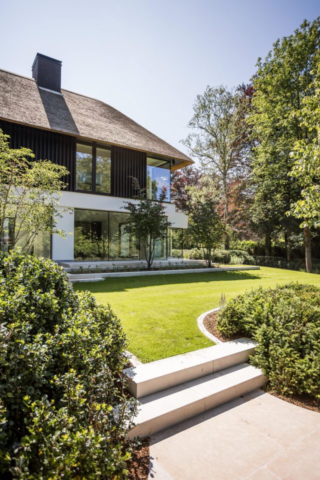 Villatuin te Brasschaat - Cis Van der Linden Tuinaanneming en -Architectuur