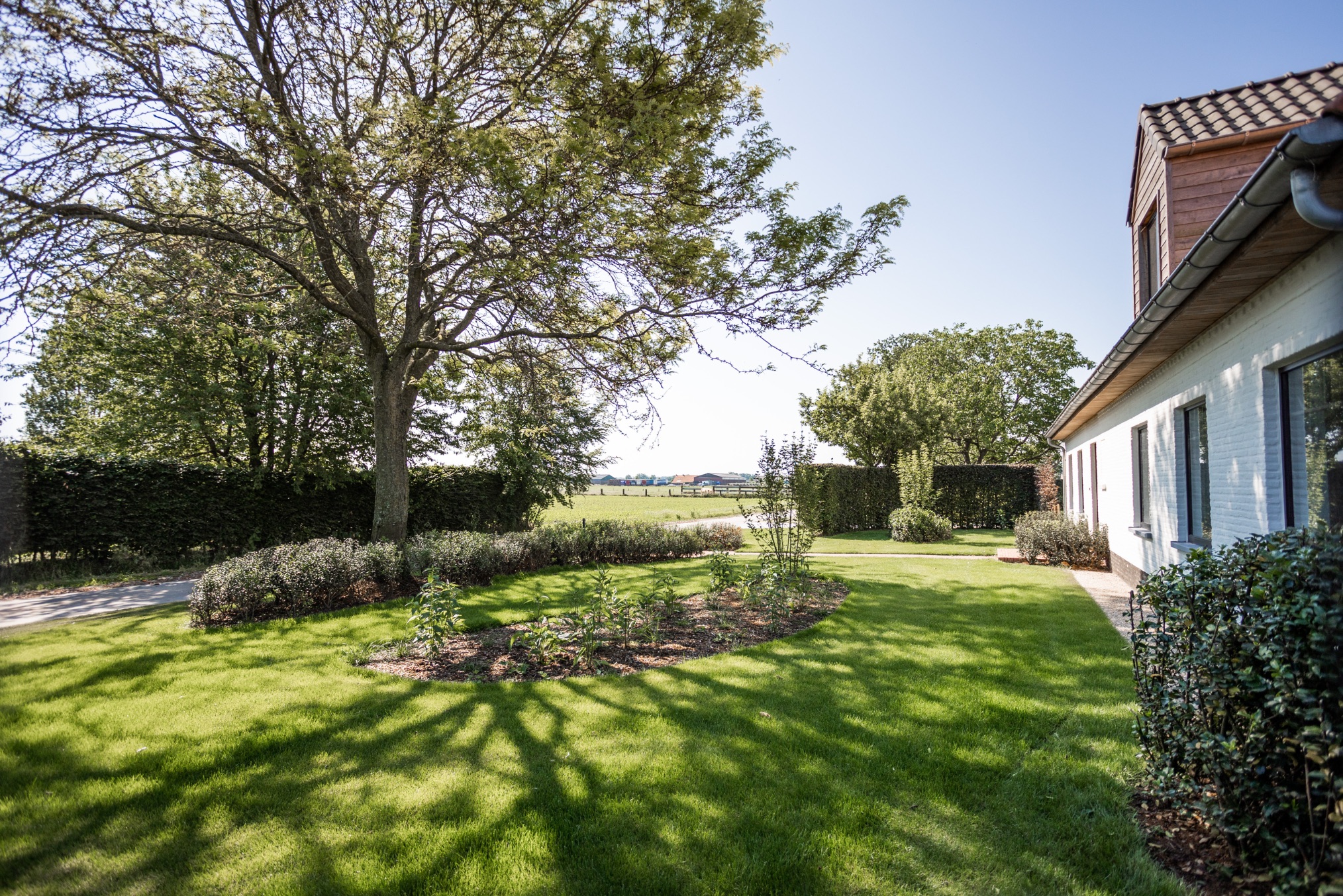 Betoverende Landelijke tuin - Cis Van der Linden Tuinaanneming en -Architectuur